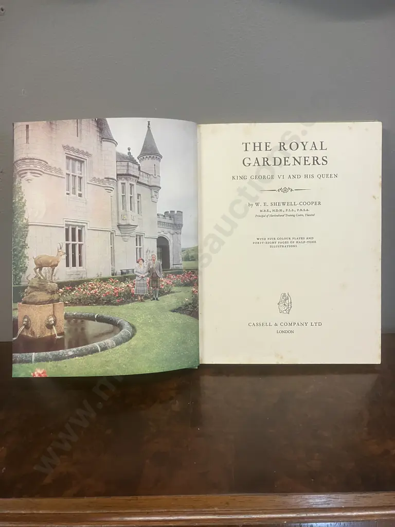 The Little Princesses Marion Crawford 1950 First Edition, 1950 Royal Sisters Vol2, The Royal Gardeners 1952 Image 1++