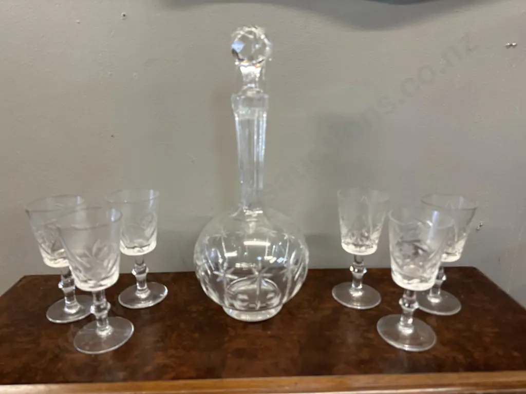 Vintage Crystal Decanter & Six Glasses Image 1++
