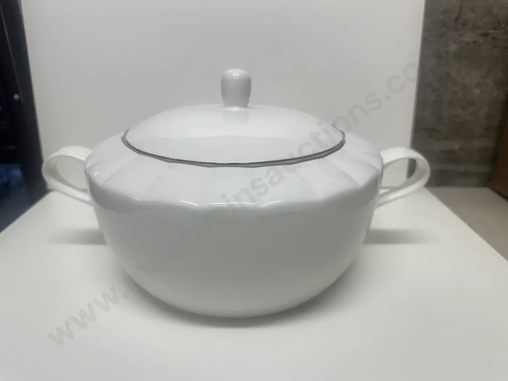 Stevens Regency Premium Quality Lidded Casserole Dish Image 1++