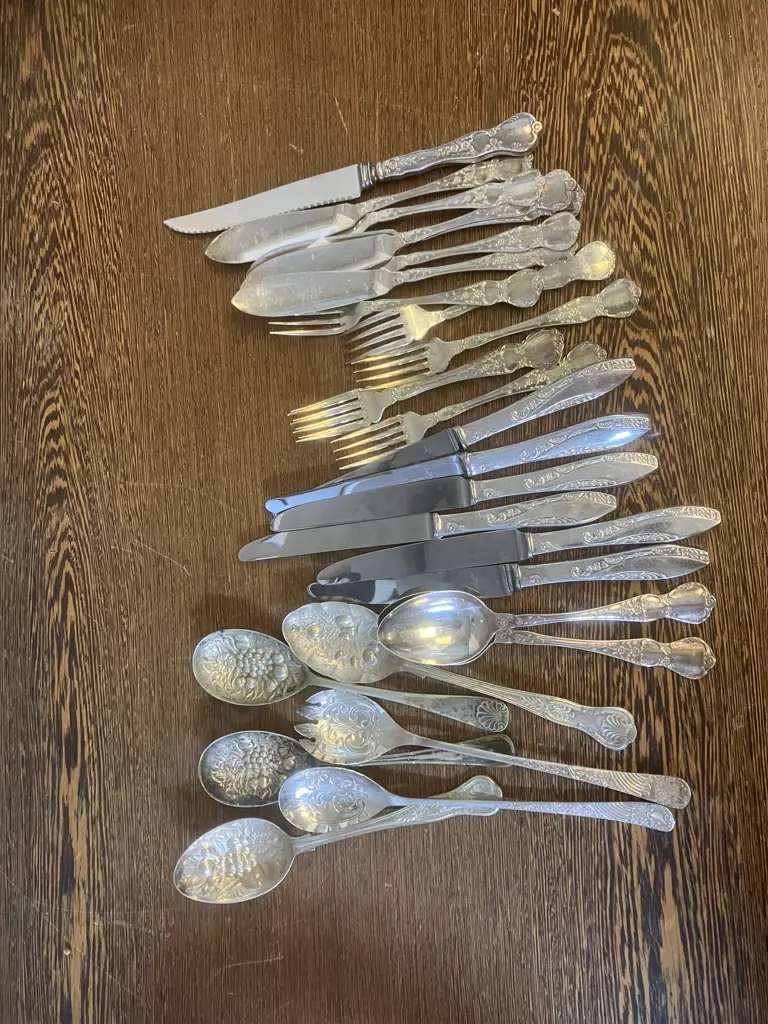 Vintage Fish Cutlery Etc Including Camile, Stanley Rogers & Sons 'Irene' Knives Silver Plated Berry Spoons Etc Image 1++