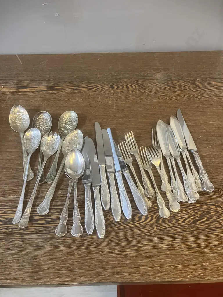 Vintage Fish Cutlery Etc Including Camile, Stanley Rogers & Sons 'Irene' Knives Silver Plated Berry Spoons Etc Image 1++