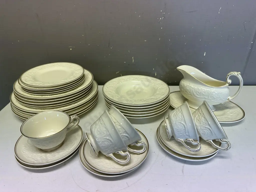 Wedgwood of Etruria & Barlaston Patrician Dinnerware With Raised Floral & Gilt Rim (af to underplate) Image 1++