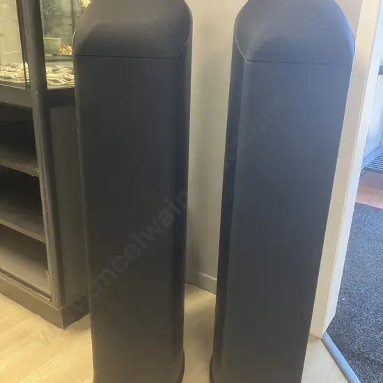 Pair of Mirage OMNI 550 Floorstanding Tower Speakers. Omnidirectional, 8-ohm, Sensitivity 90 dB, Handles Up To 200 Watts
