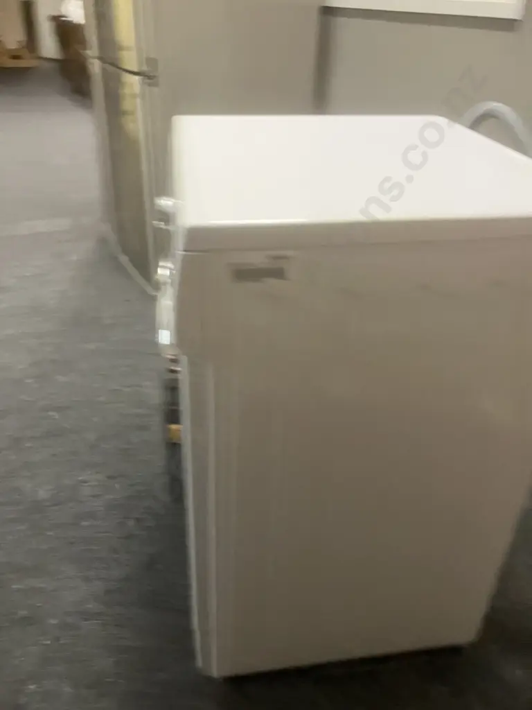 LG 7.5Kg Direct Drive Front Loader Washing Machine. Model WD10422D6 Image 1++