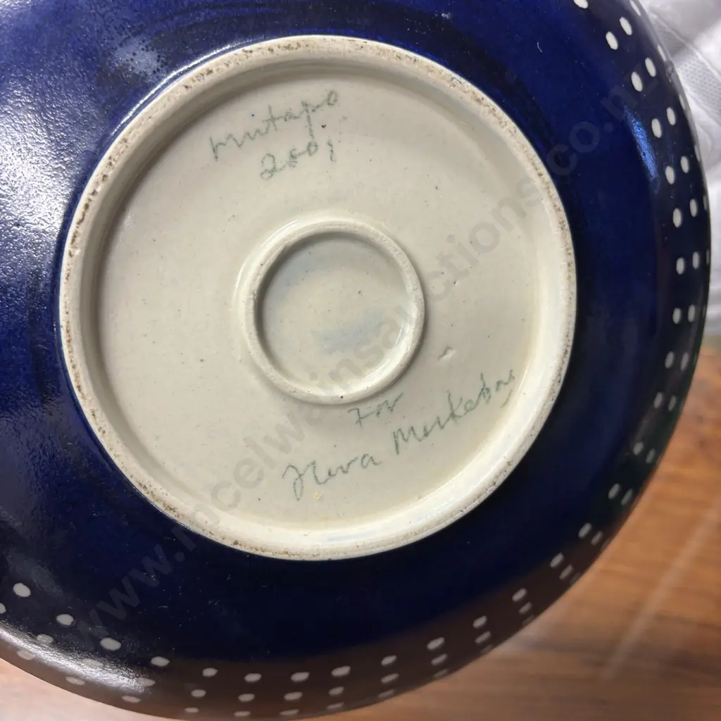 Vintage Art Pottery Bowl. Signed Niva Merkedas Image 1++