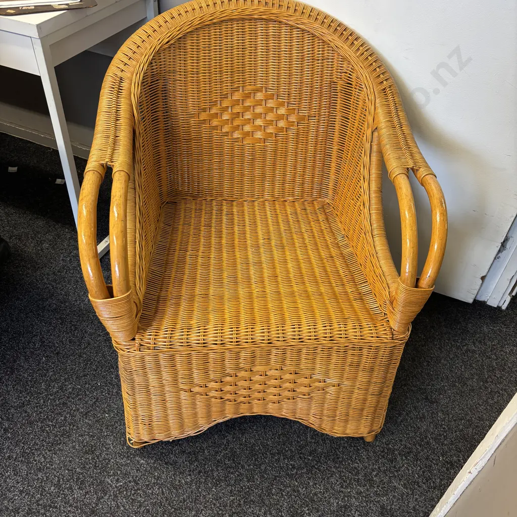 Wicker Armchair Image 1++