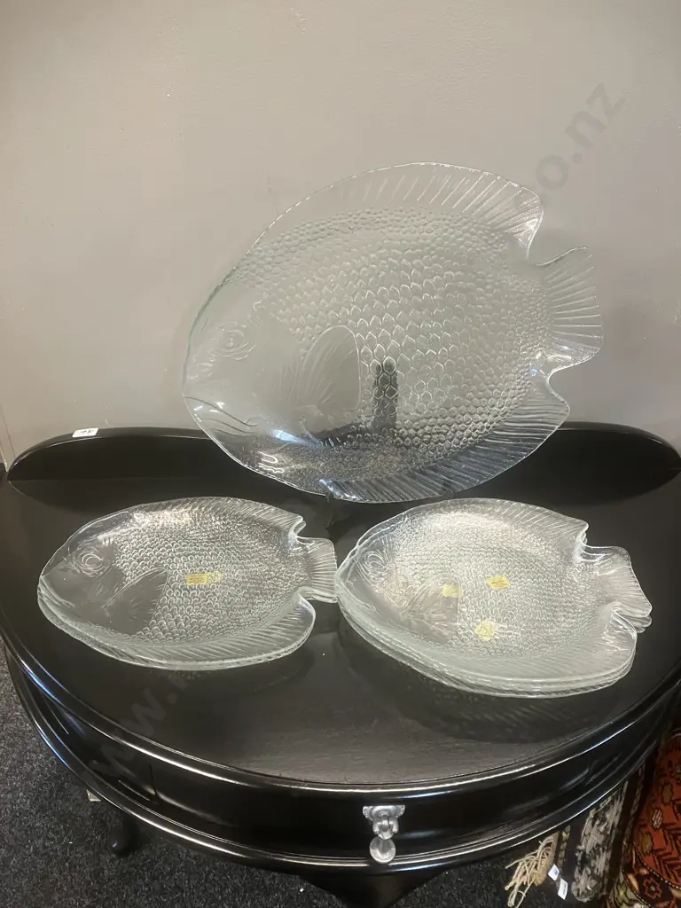 Vintage Arcoroc France Glass Fish Serving Platter With 6 Plates Image 1++