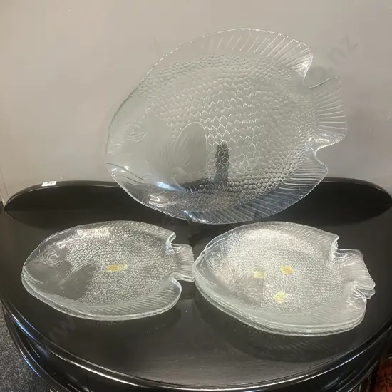 Vintage Arcoroc France Glass Fish Serving Platter With 6 Plates