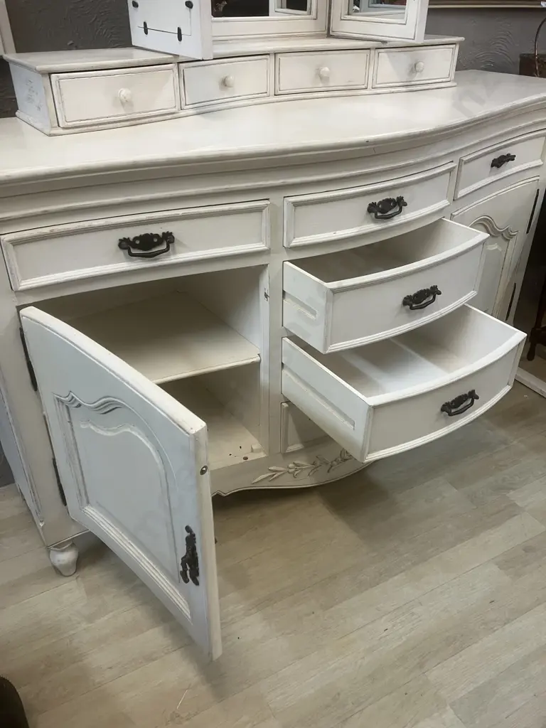 Country Corner White French Provincial Style 6 Drawer / 2 Door Dresser With Matching 4 Drawer Tri-Fold Mirror Image 1++
