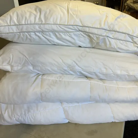 Queen Size Mattress Topper With 2 x Pillows