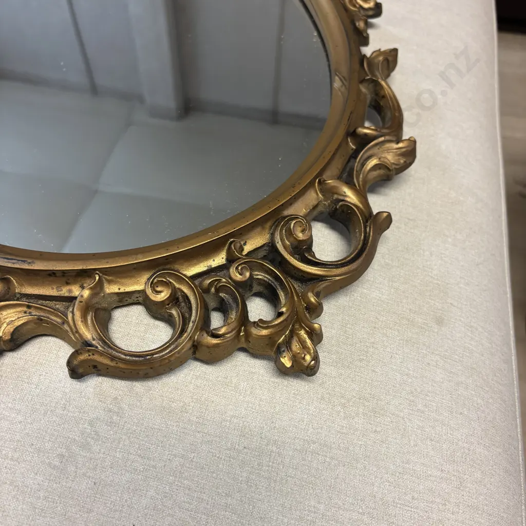Antique Oval wooden carved Mirror. Gilded decorative frame. 67 x 44cm Image 1++