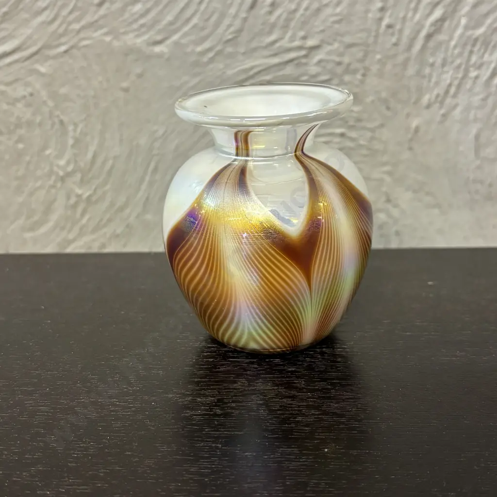 Robert Eickholt Art Glass Vase. Signed and dated 1988 Image 1++