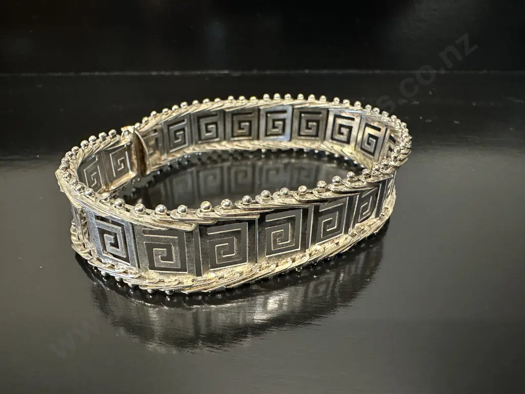 Stamped S25-122 Bracelet Image 1++