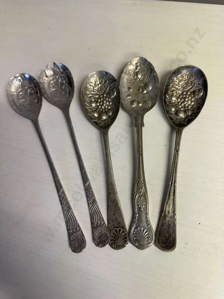 Vintage Silver Plated Berry Spoons & Pair Serving Spoons  Image 1++