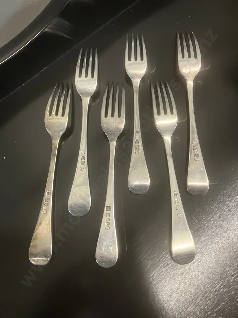 A Set of Six Georgian Sterling Silver Dinner Forks by William Eley & William Fearn, Hallmarked 1800 London (387 Grams) Image 1++