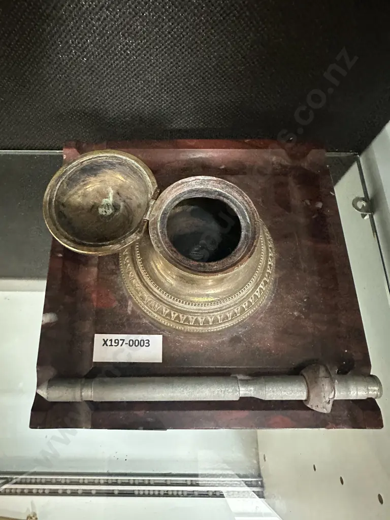 Antique Inkwell in Marble and Bronze Image 1++