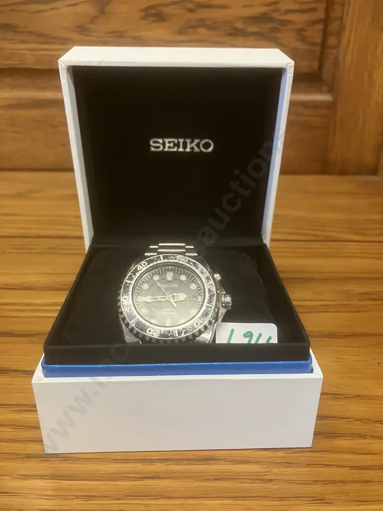SEIKO Kinetic Divers Wristwatch SKA 37191 1N2799 In Box With Instructions Image 1++