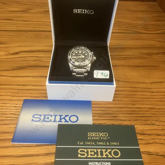 SEIKO Kinetic Divers Wristwatch SKA 37191 1N2799 In Box With Instructions