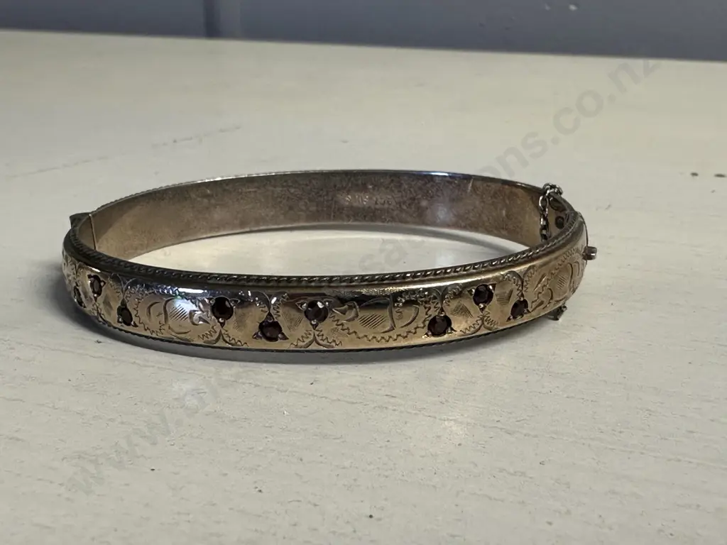 Stamped 9ct Sterling Silver Vintage Bangle With Garnet Gem Stones Image 1++