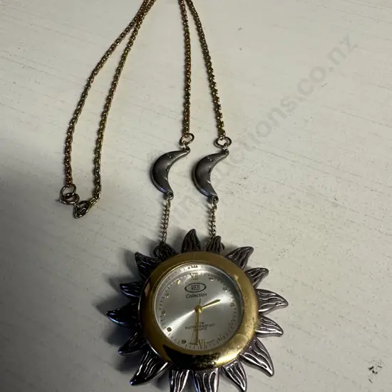 'Web Collection' Quartz Sun Shaped Pendant Necklace Necklace 