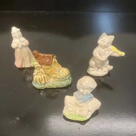 Four Wade Whimsie Figurines Nursery Rhymes
