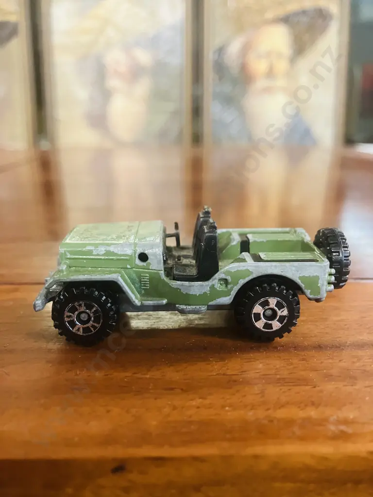 Tomy Tomica No. 25 Mitsubishi Jeep H-J58 Army Green Made in JAPAN (May 1980 to January 1988) Image 1++