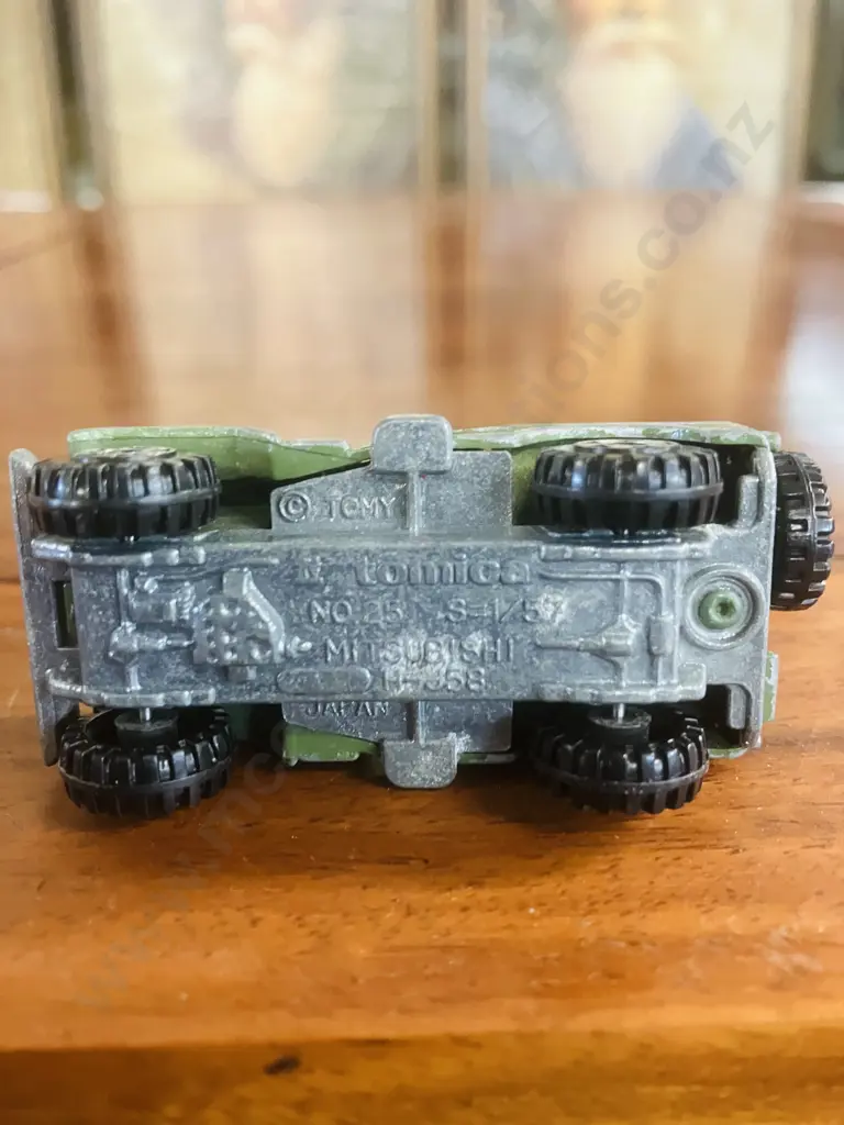 Tomy Tomica No. 25 Mitsubishi Jeep H-J58 Army Green Made in JAPAN (May 1980 to January 1988) Image 1++