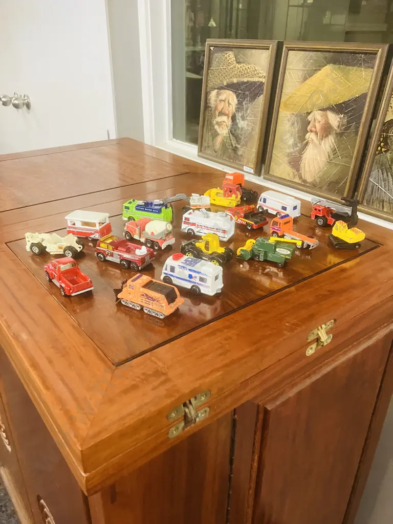 Nineteen Vintage Matchbox Diecast Models Image 1++