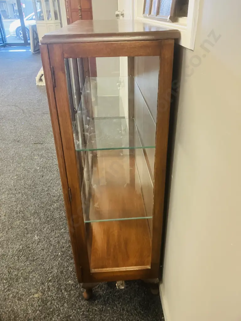 Oak China Display Cabinet, 2 Glass Shelves, Double Door With Key, Cabriole legs. H104 W106 D34cm Image 1++