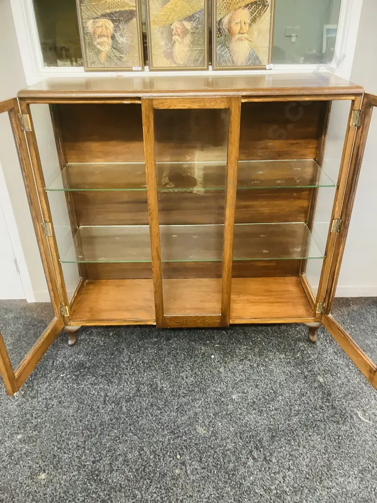 Oak China Display Cabinet, 2 Glass Shelves, Double Door With Key, Cabriole legs. H104 W106 D34cm Image 1++