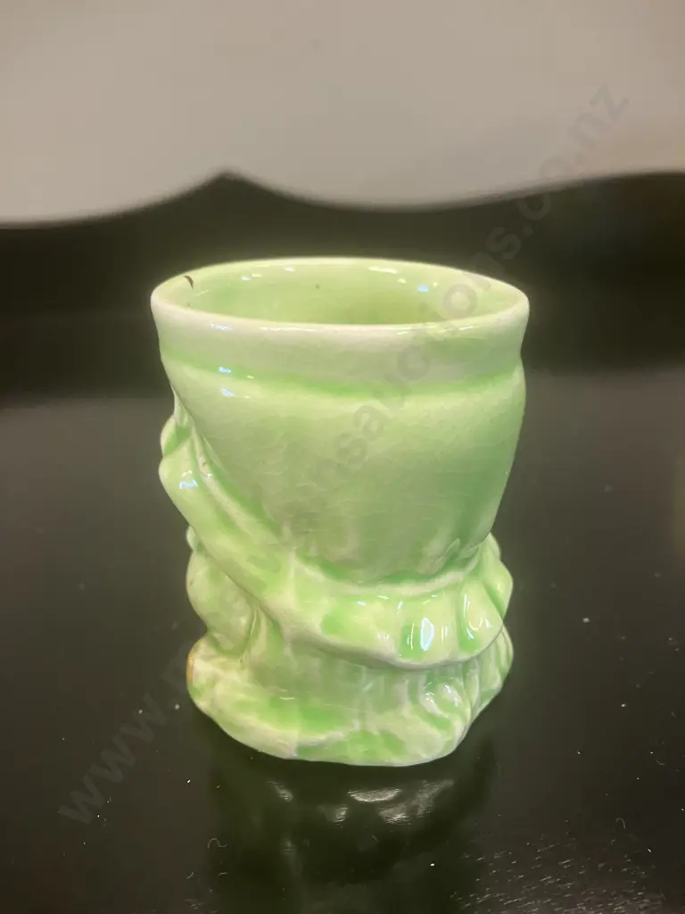 Vintage Crown Lynn Old Mother Hubbard Egg Cup Image 1++