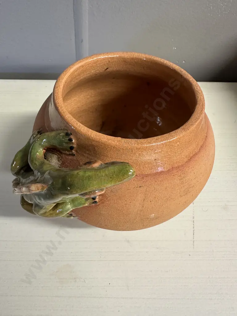 Vintage Terracotta Pot With Raised Lizard Design H12cm. Image 1++