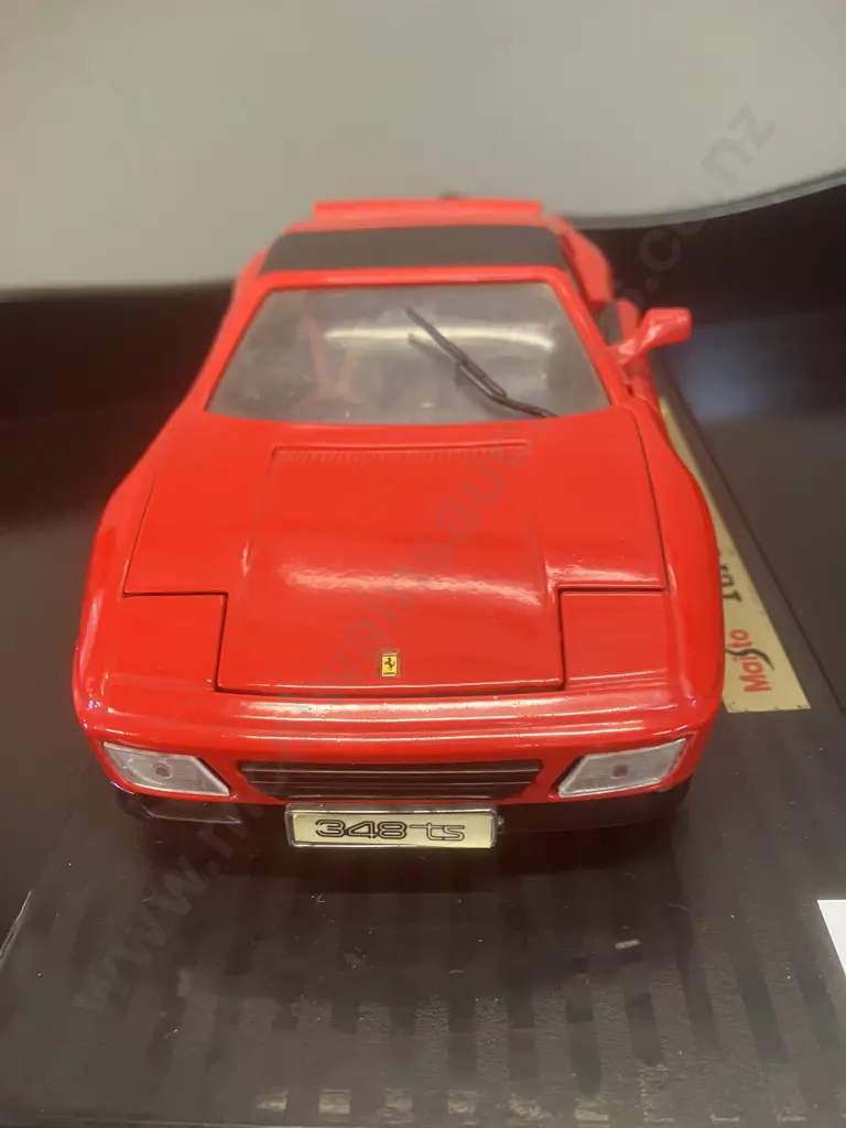 Maisto 1/18 1990 Red Ferrari 348 TS Diecast Model Car With Display Stand Image 1++