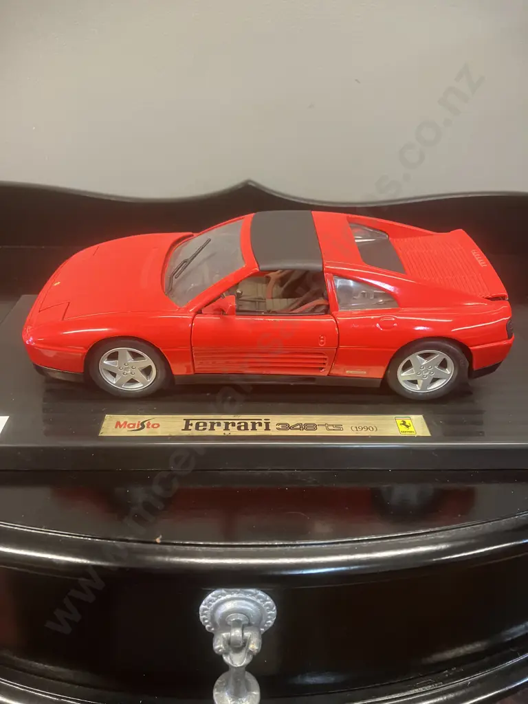 Maisto 1/18 1990 Red Ferrari 348 TS Diecast Model Car With Display Stand Image 1++