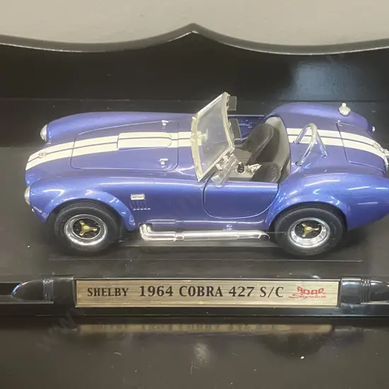 1964 Blue Shelby Cobra 427 S/C 1/18 Diecast Model Car With Display Stand - Road Signature Collection