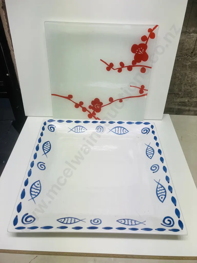 Large Haiku Glass Platter In Red & White Floral Design 30x30cm & Stevens Table Fair Platter With Fish Detail Image 1++