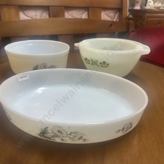 Two Anchor Hocking pouring bowls with two French Daisy Bowls