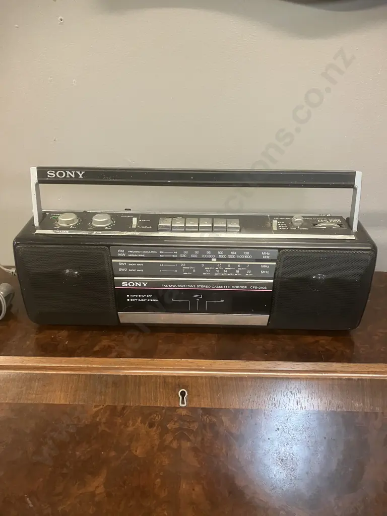 Vintage Sony CFS-210S Soundrider Portable AM FM Short Wave Radio Stereo Cassette-Corder Image 1++