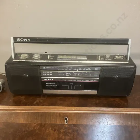Vintage Sony CFS-210S Soundrider Portable AM FM Short Wave Radio Stereo Cassette-Corder