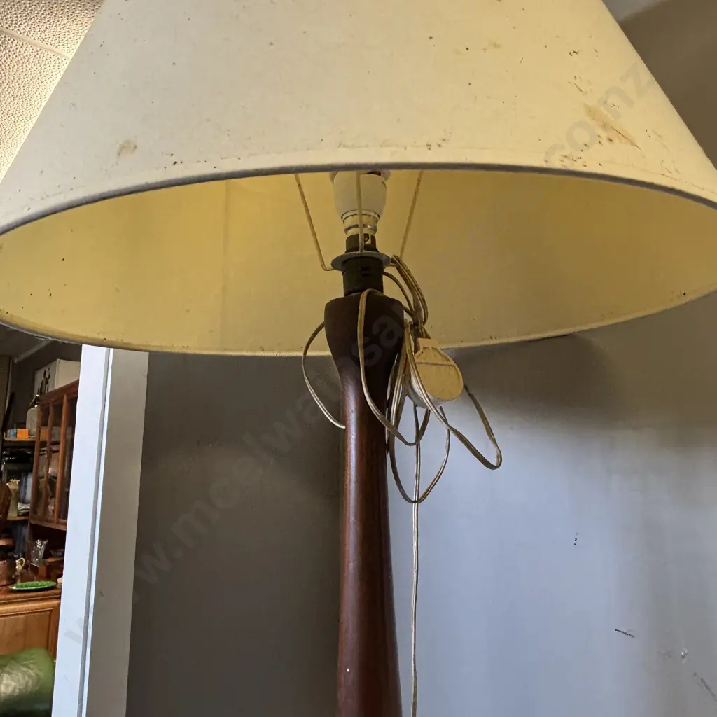 Vintage Magohany Standard lamp with shade Image 1++