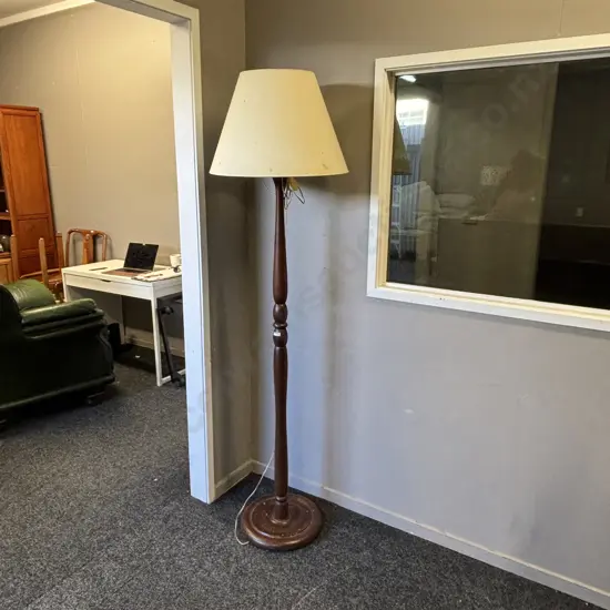 Vintage Magohany Standard lamp with shade