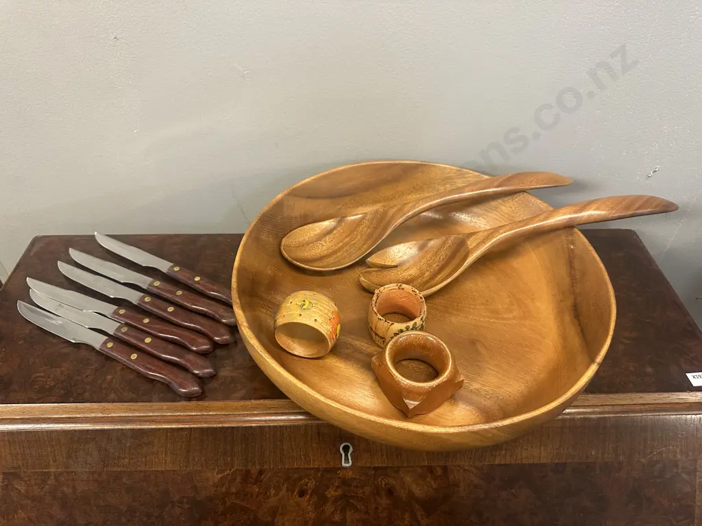 Assorted Wooden Ware & Richard Cutlers Ltd Knives x6 Image 1++