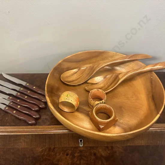 Assorted Wooden Ware & Richard Cutlers Ltd Knives x6