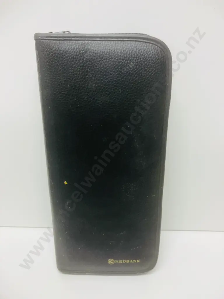 Executive Indoor Golf Putter Set In Case Image 1++