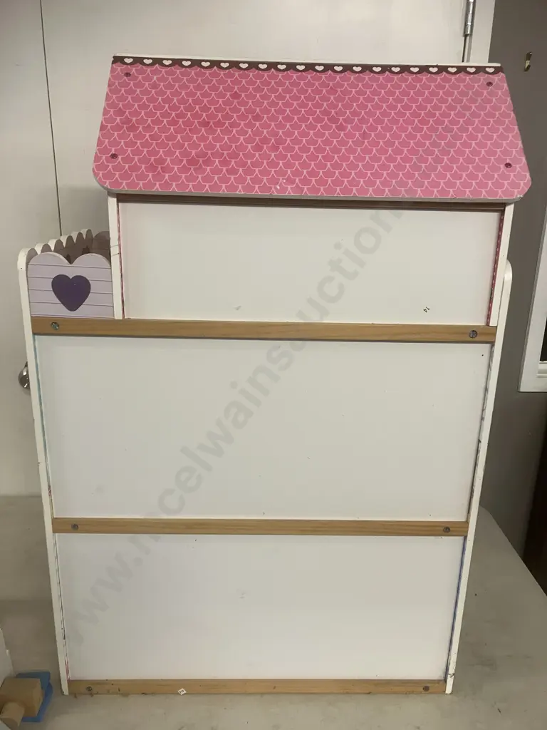 Dolls House With Furniture. H90 W59 D30cm Image 1++
