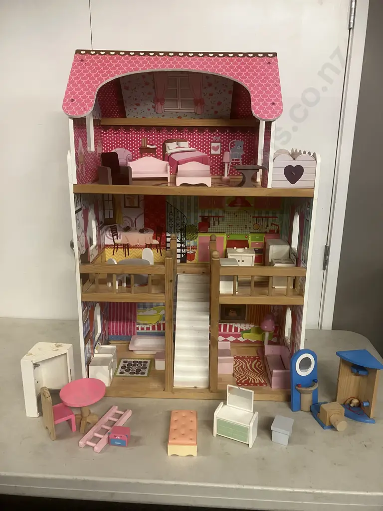 Dolls House With Furniture. H90 W59 D30cm Image 1++