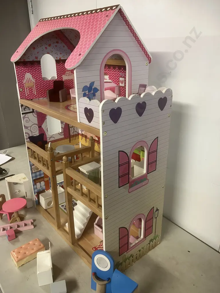 Dolls House With Furniture. H90 W59 D30cm Image 1++
