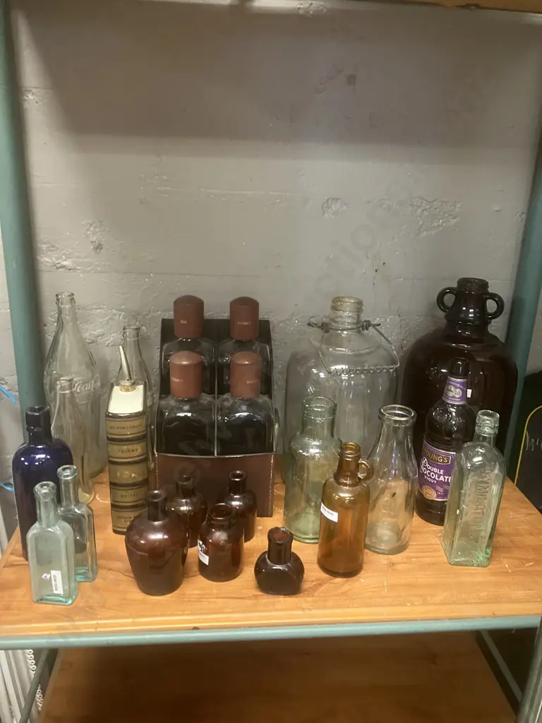 Pair of Antique DAVIS Vegetable Pain Killer Bottles, Poison Bottles, Coke Bottles Etc Image 1++
