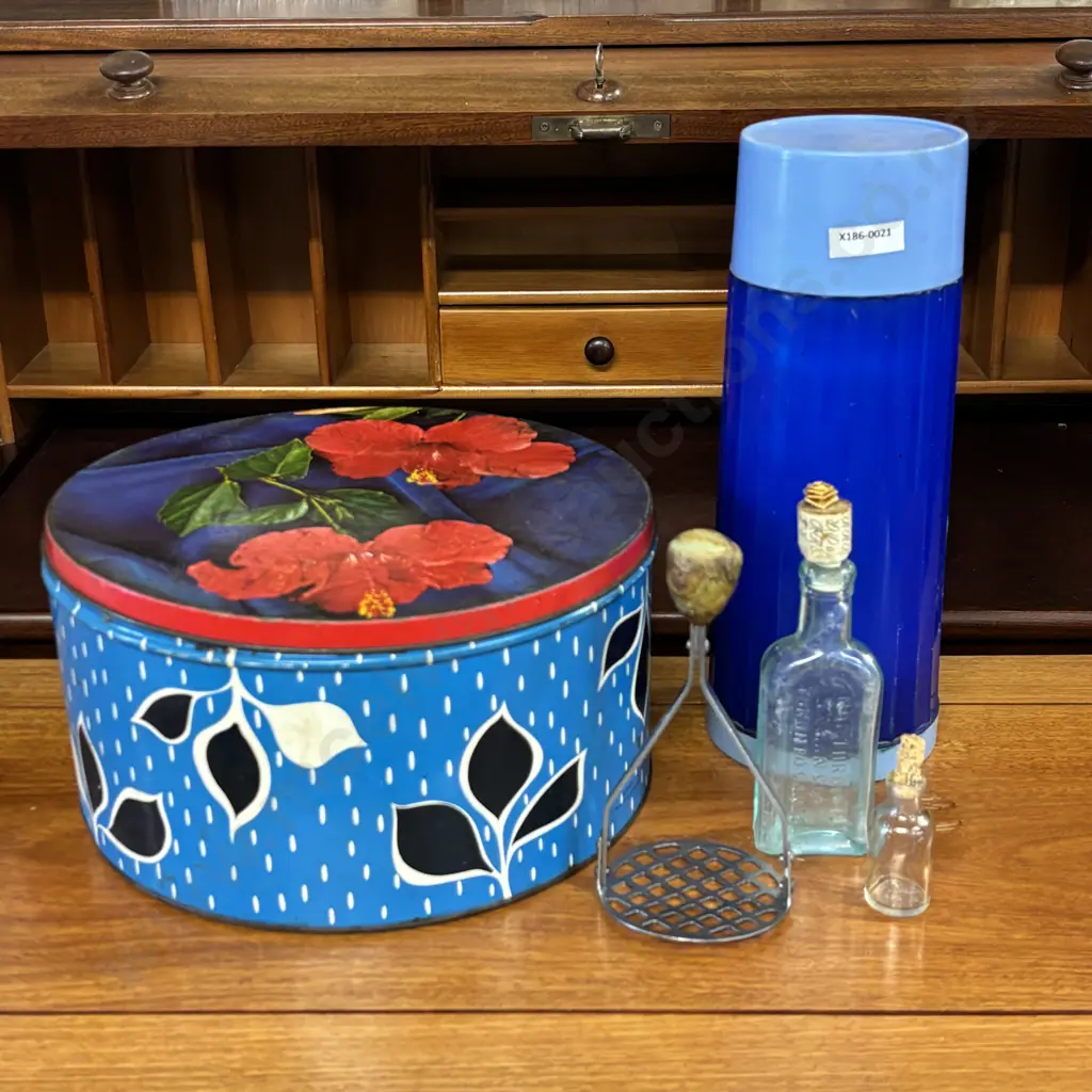 Assorted Vintage items incl Baumanns Biscuit Tin etc Image 1++