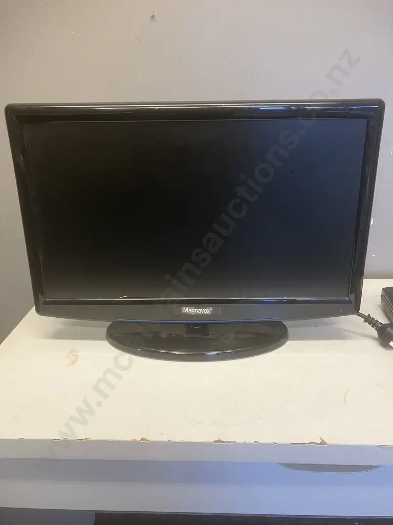 Magnavox 22" TV L22A0 With Remote & DishTV Aerial Box - DVD With Manual Image 1++